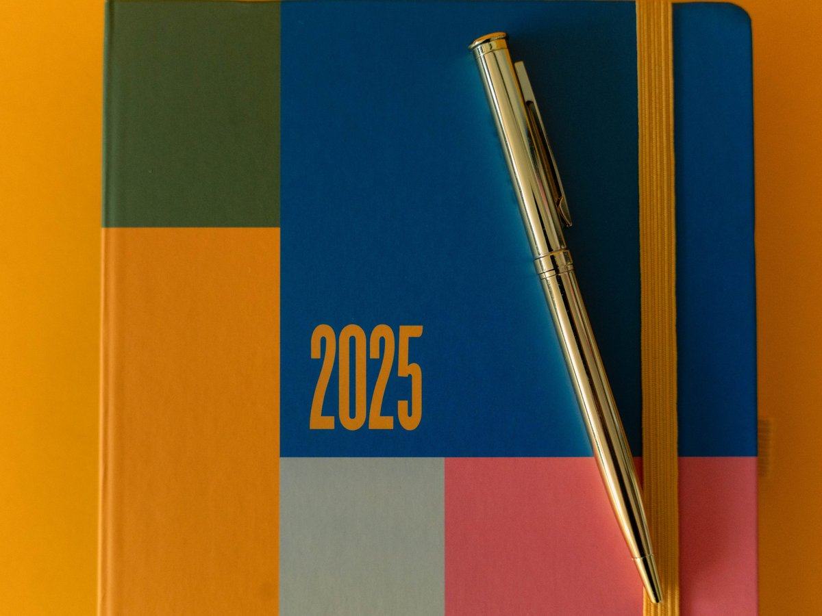 planning-budgeting-and-forecasting — page_hero background_image — pexels:desk calendar planner annual cycle notebook pen pr